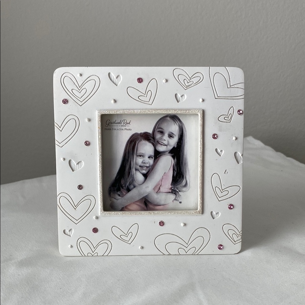 White Heart-Embellished Photo Frame
